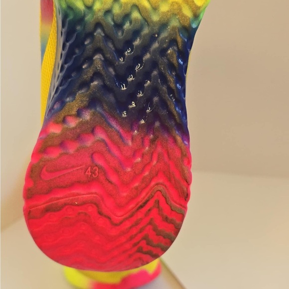 Women’s Nike Yellow Rainbow Mesh Runners size 12 - Picture 6 of 7